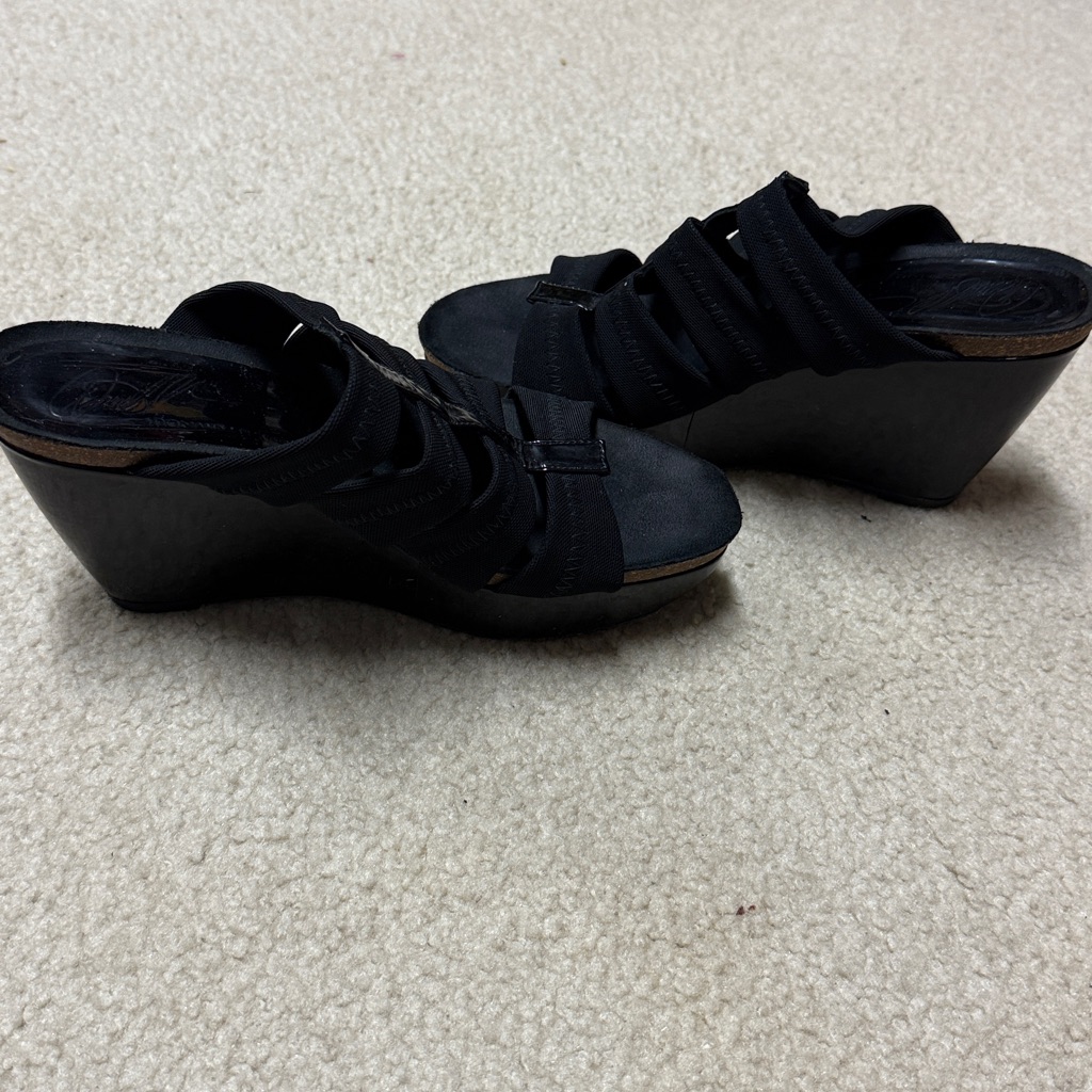 Chic Black Vintage Suede Wedge Sandals